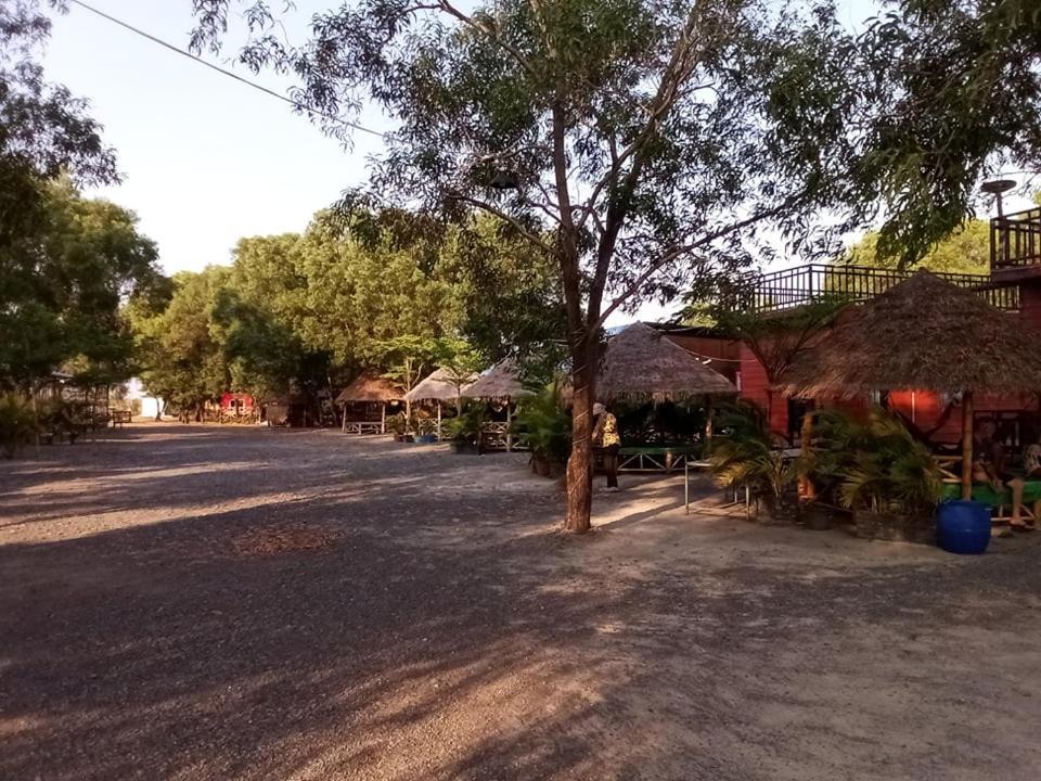 La Plage De Kampot By Lee & Hap Guest House Exteriör bild