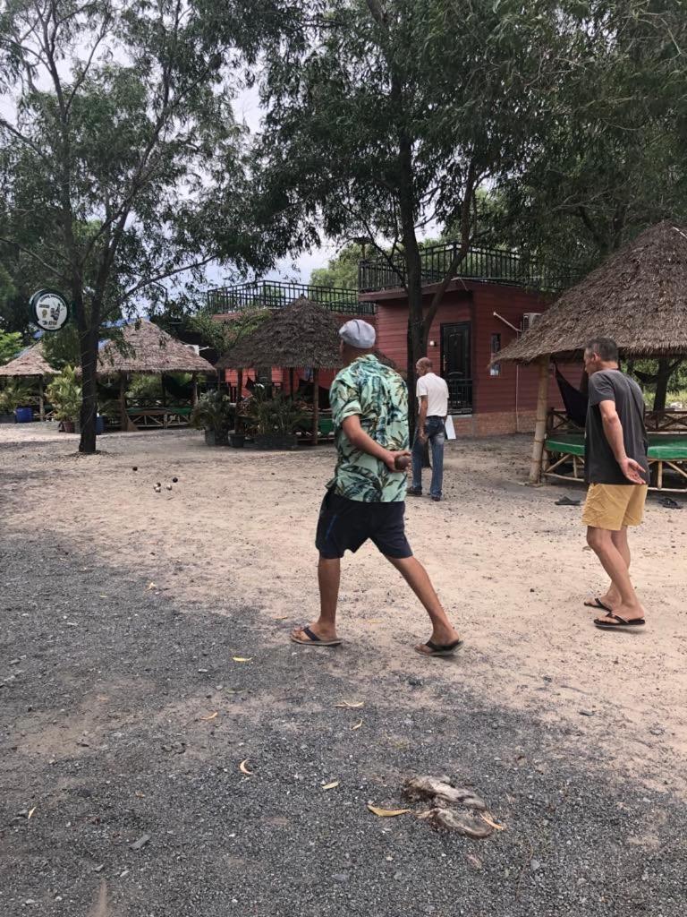 La Plage De Kampot By Lee & Hap Guest House Exteriör bild