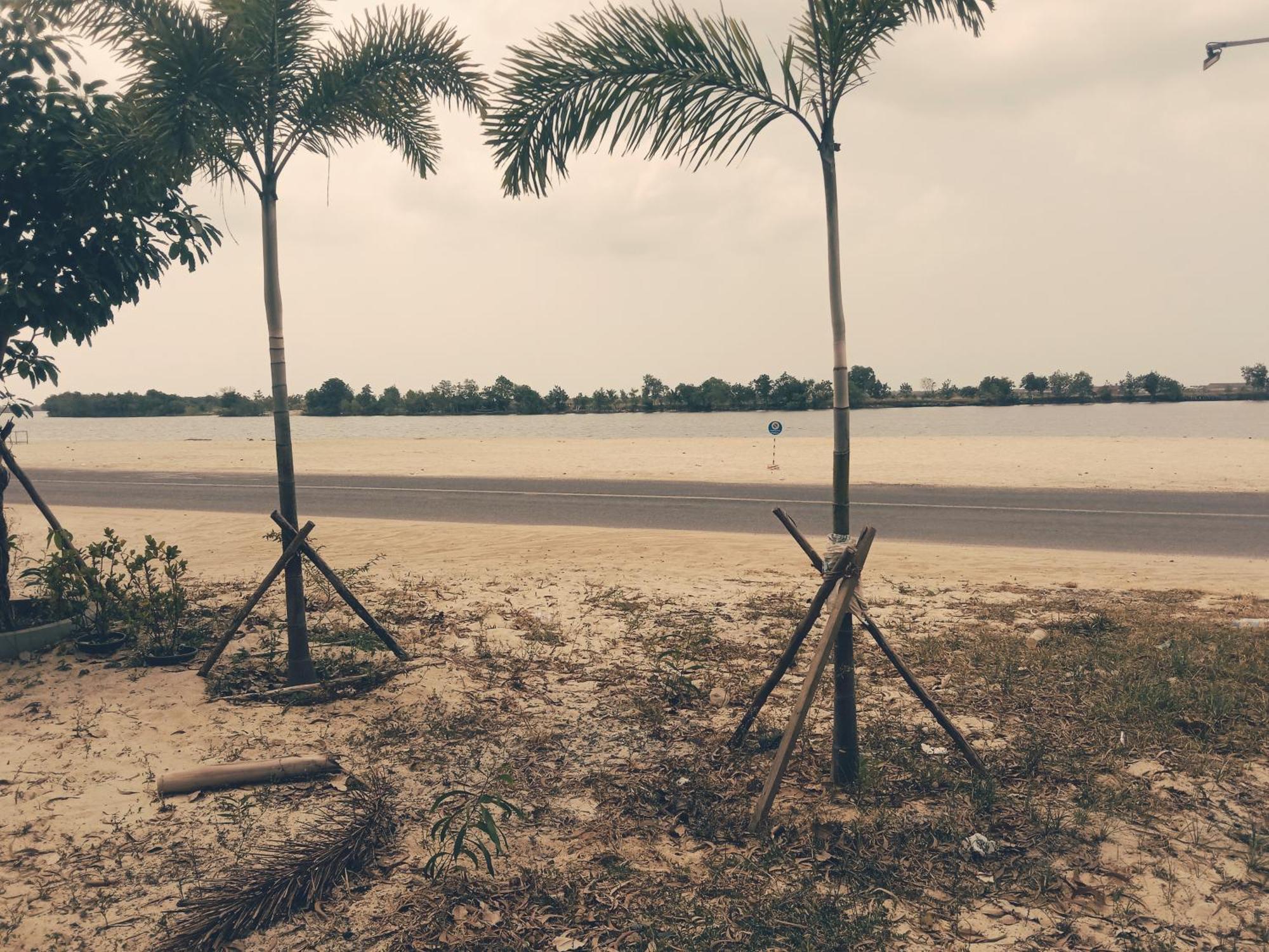 La Plage De Kampot By Lee & Hap Guest House Exteriör bild