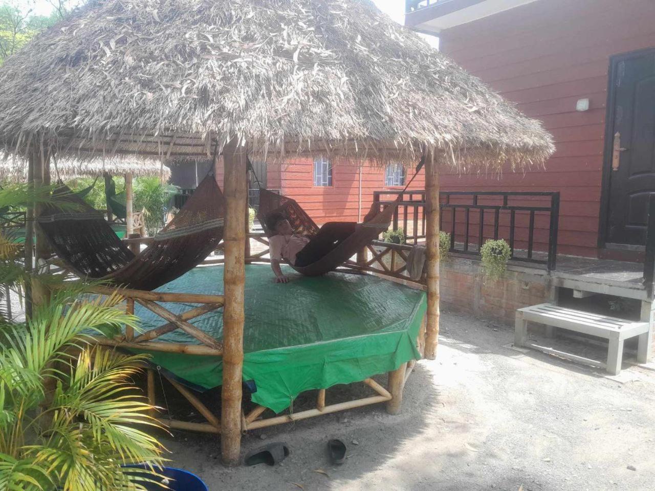 La Plage De Kampot By Lee & Hap Guest House Exteriör bild