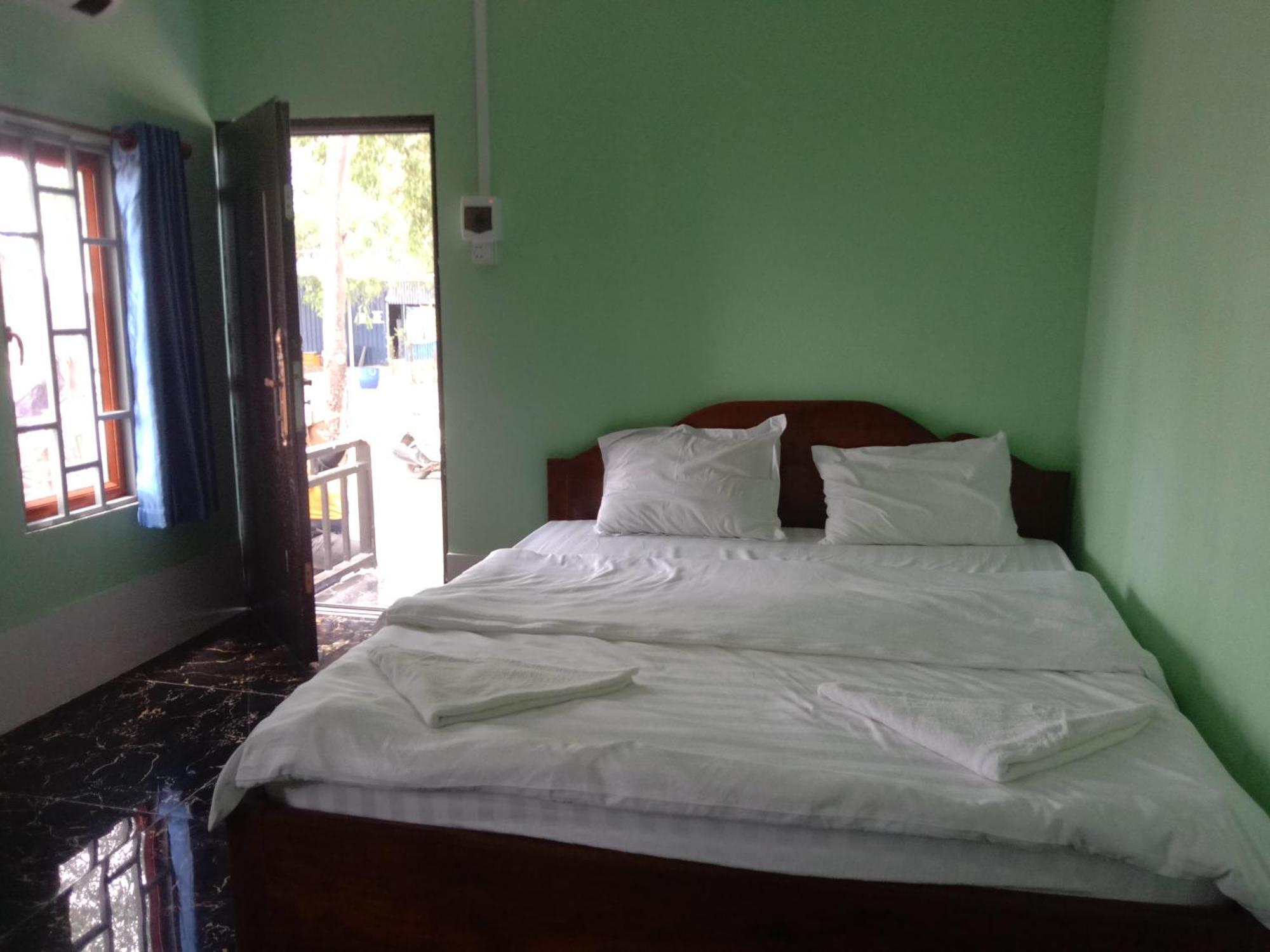 La Plage De Kampot By Lee & Hap Guest House Rum bild